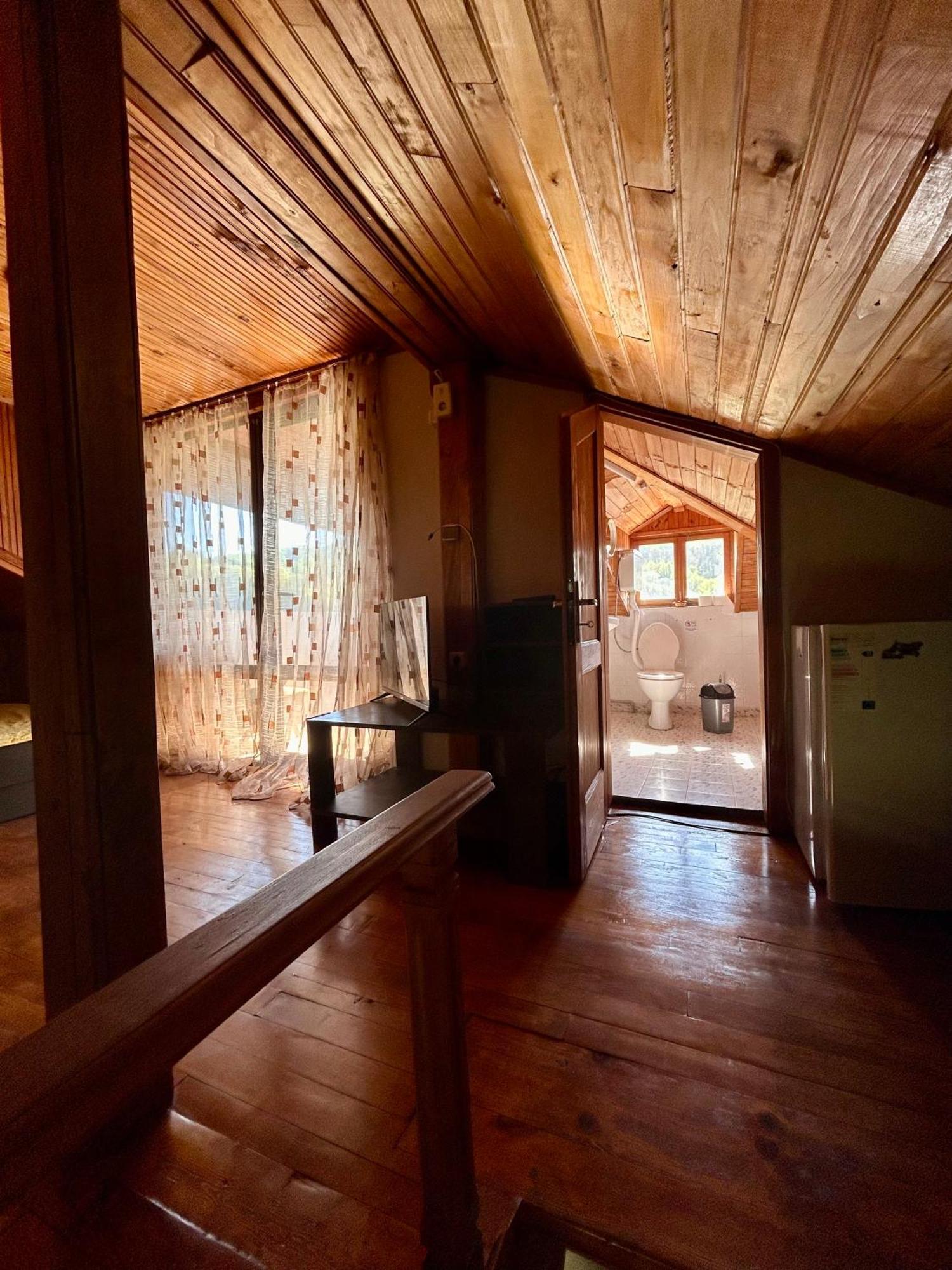 Luylyana Guesthouse Ribarica Esterno foto