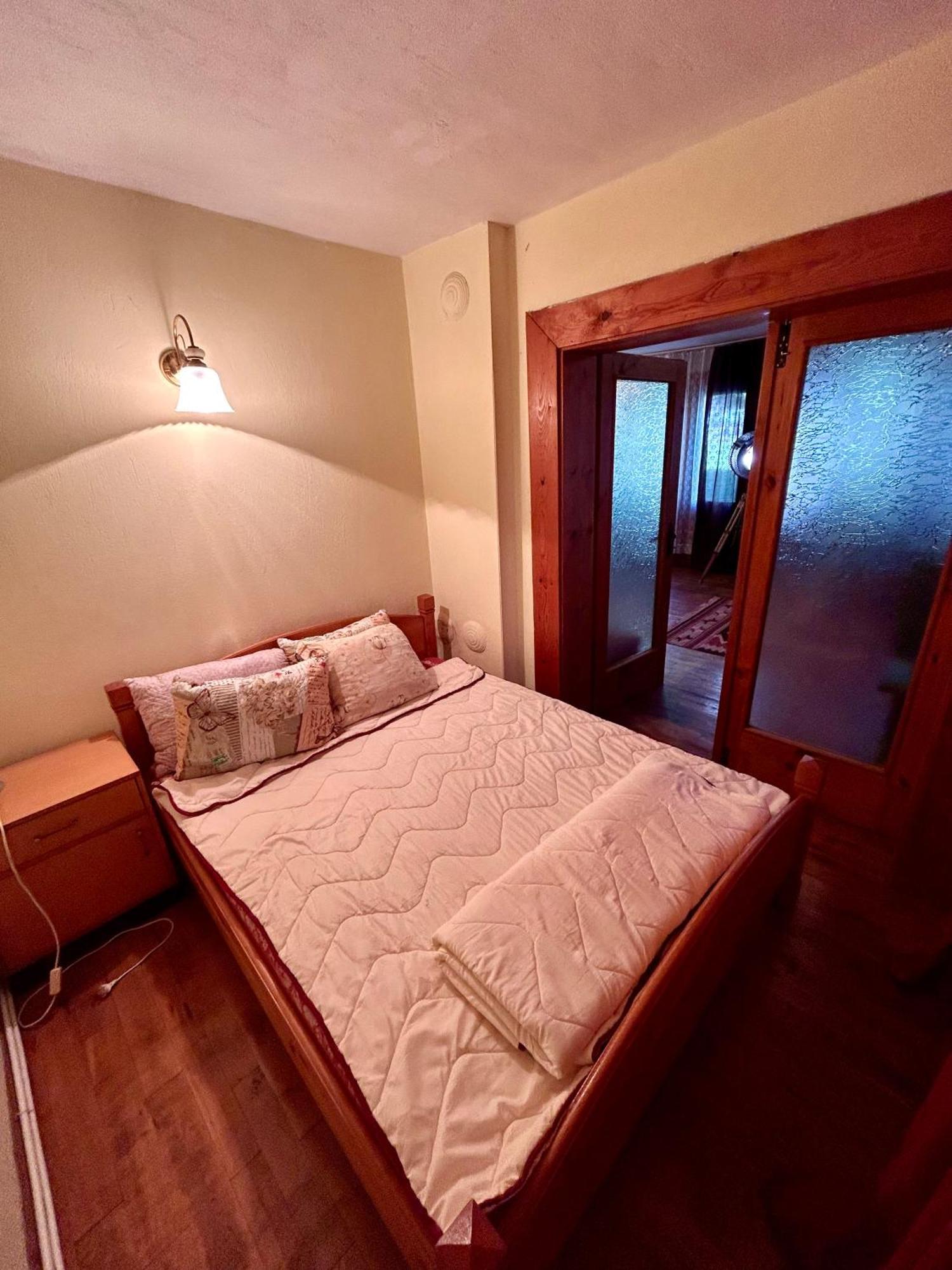 Luylyana Guesthouse Ribarica Esterno foto