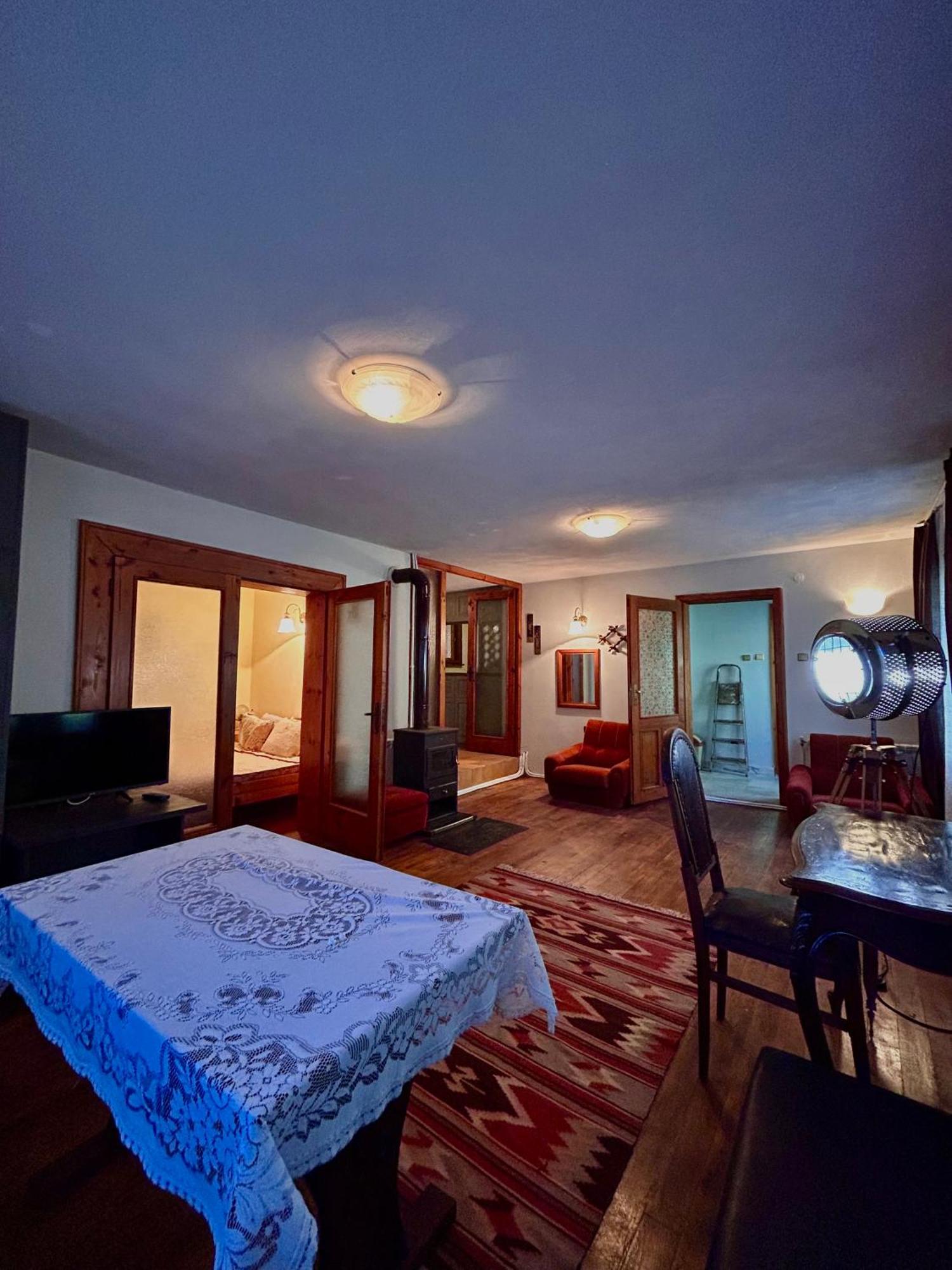 Luylyana Guesthouse Ribarica Esterno foto