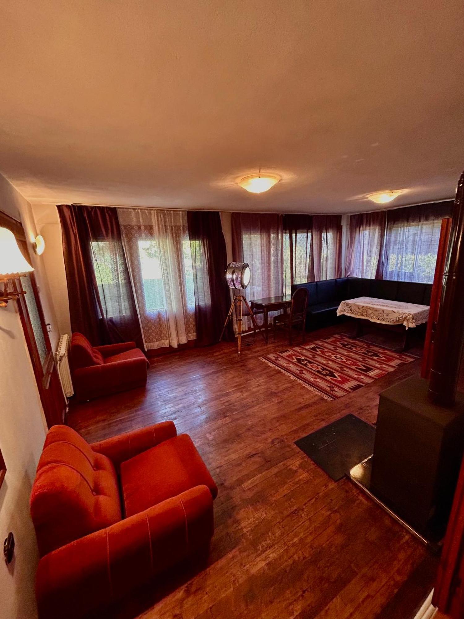 Luylyana Guesthouse Ribarica Esterno foto